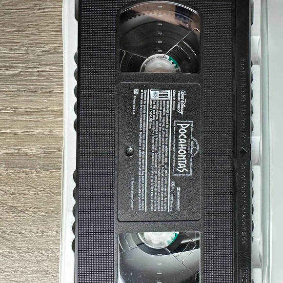 Pocahontas (VHS, 1996) In Disney Clamshell - Picture 2 of 5